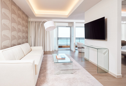OPEN PLAN SUITE SEA VIEW